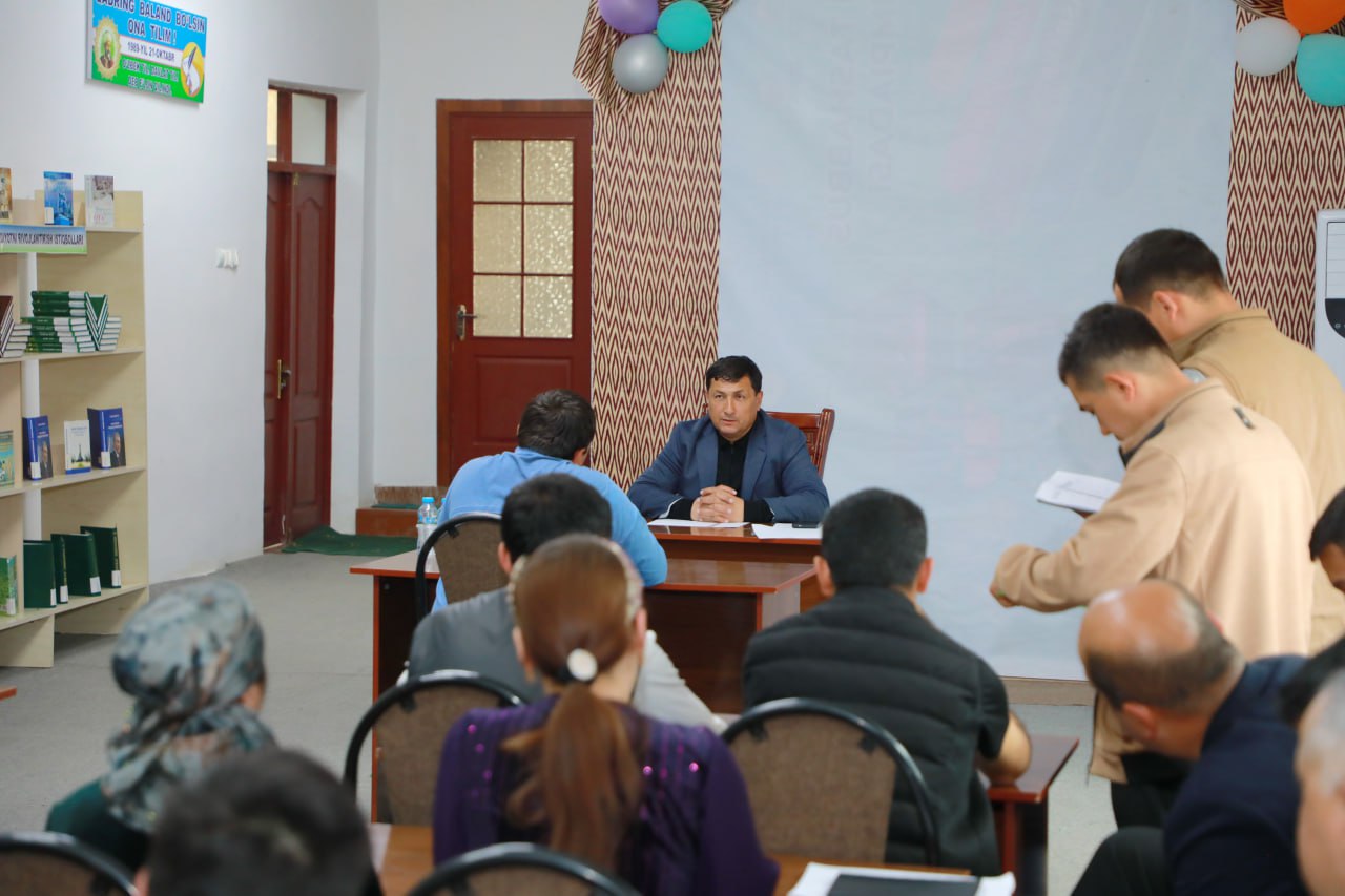 Paxtagul mahallasidagi yoshlar bilan uchrashuv